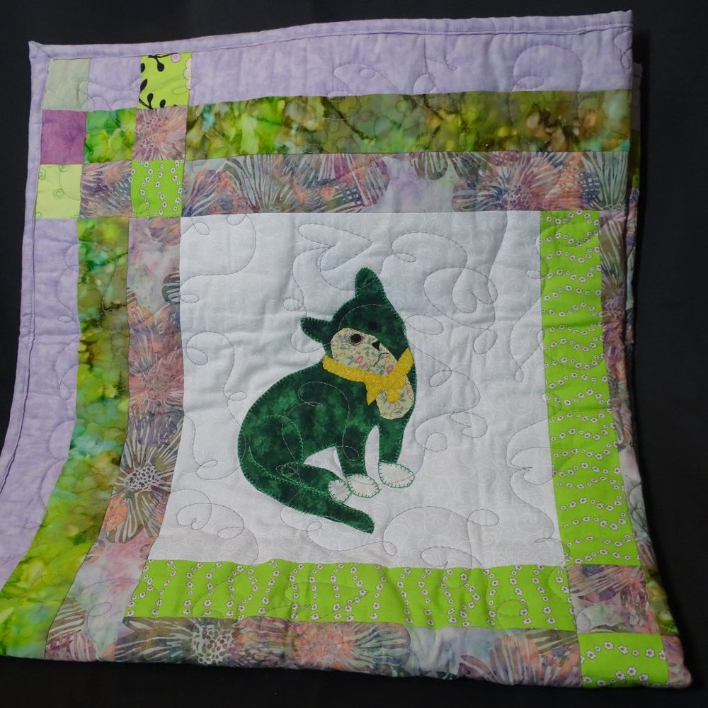 Hand Crafted Cat Lap Quilt Stunning 40" x 39" - Picture 10 of 16